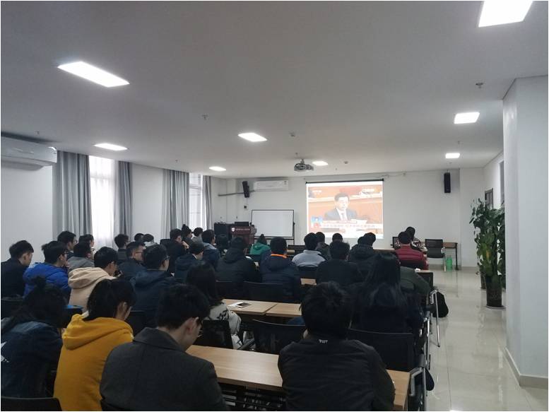 两会观看图片2.jpg